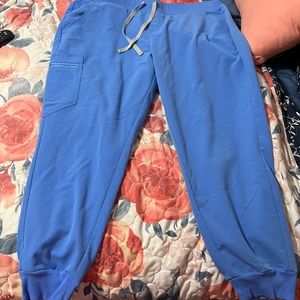 Zamora Jogger style scrub pant from Figs